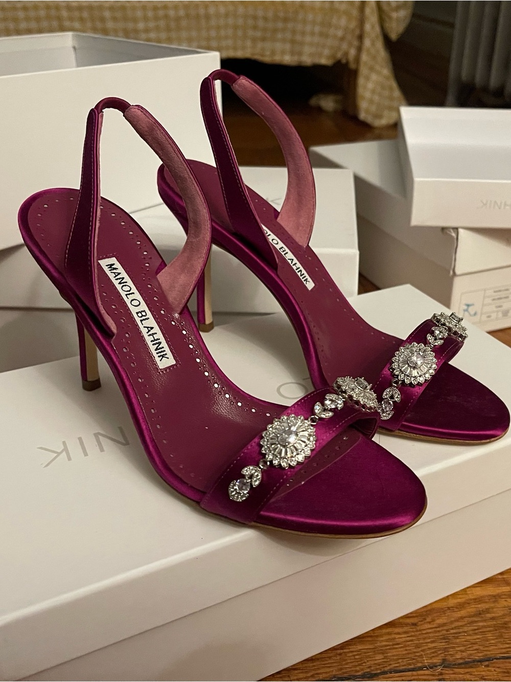 Manolo Blahnik Lamisan